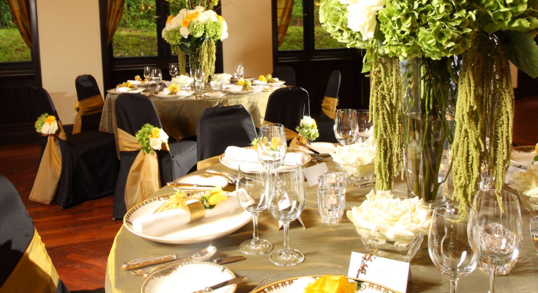 Cameron Highlands Resort - Small Luxury Hotels Of The World ภายนอก รูปภาพ A table set for a formal dinner