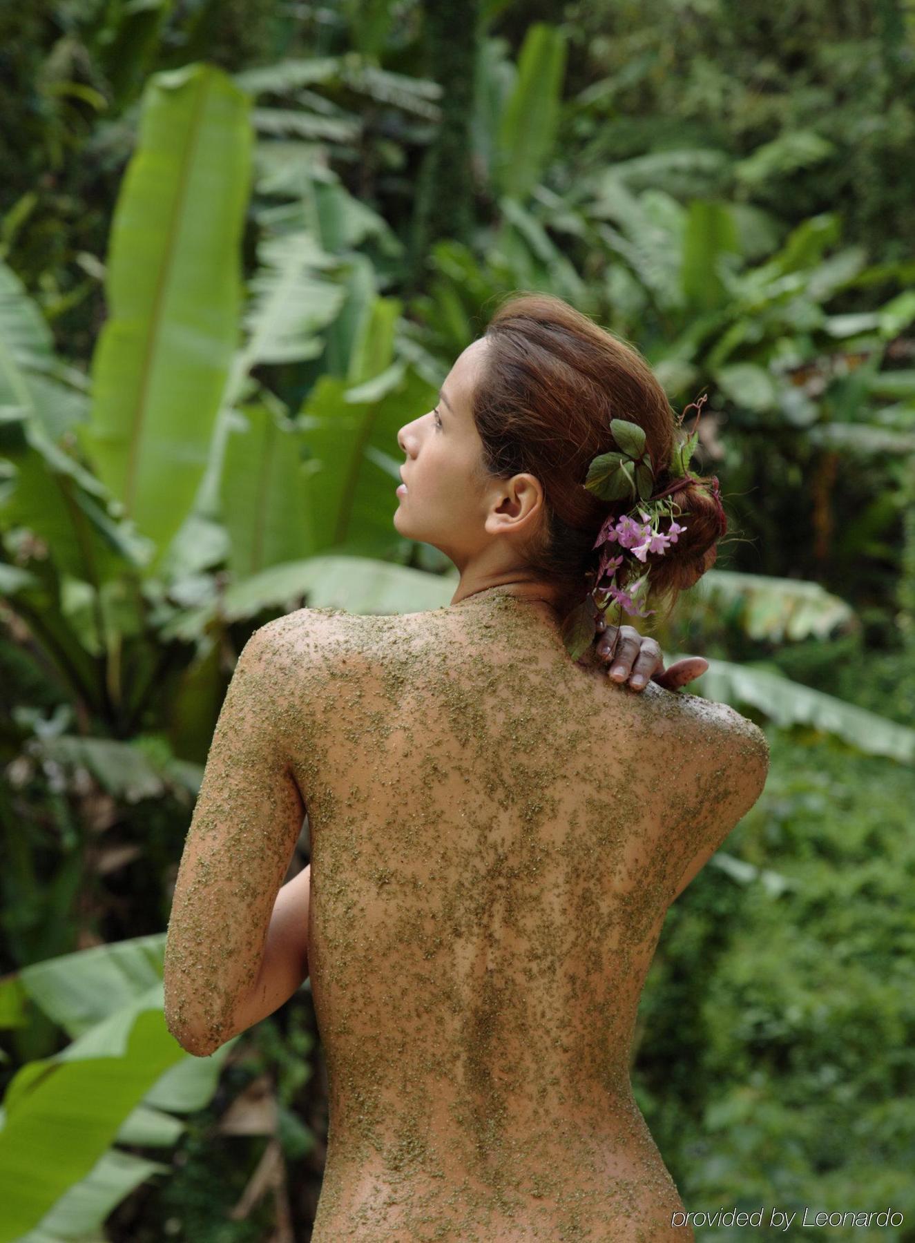 Cameron Highlands Resort - Small Luxury Hotels Of The World ภายนอก รูปภาพ A woman with a mud bath