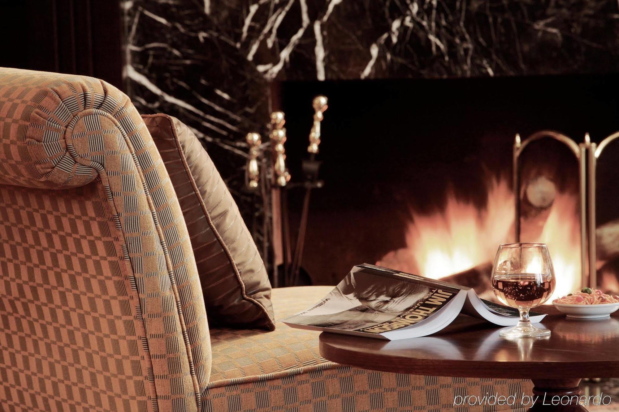 Cameron Highlands Resort - Small Luxury Hotels Of The World ภายนอก รูปภาพ A fireplace in a living room