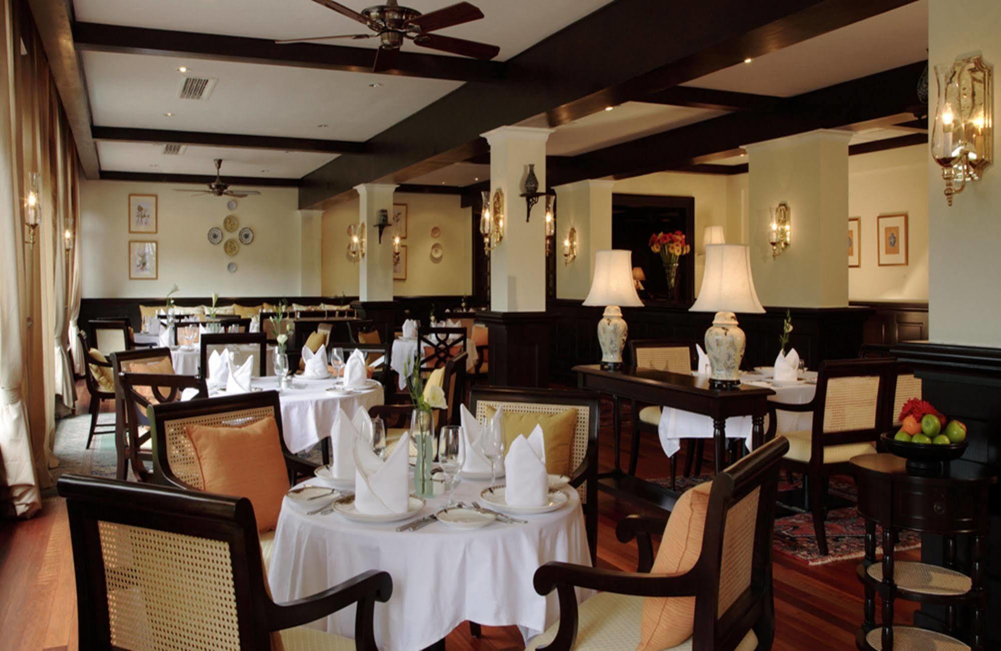 Cameron Highlands Resort - Small Luxury Hotels Of The World ภายนอก รูปภาพ The interior of the restaurant